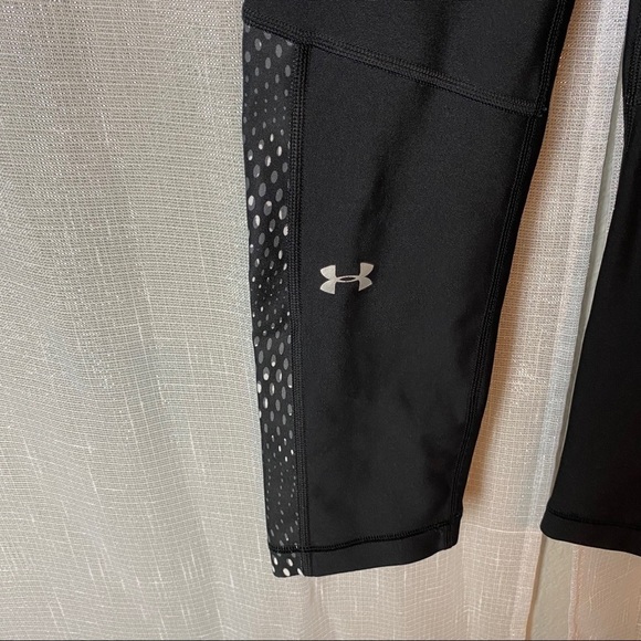 Under Armour black capri leggings ~XS - Picture 2 of 4